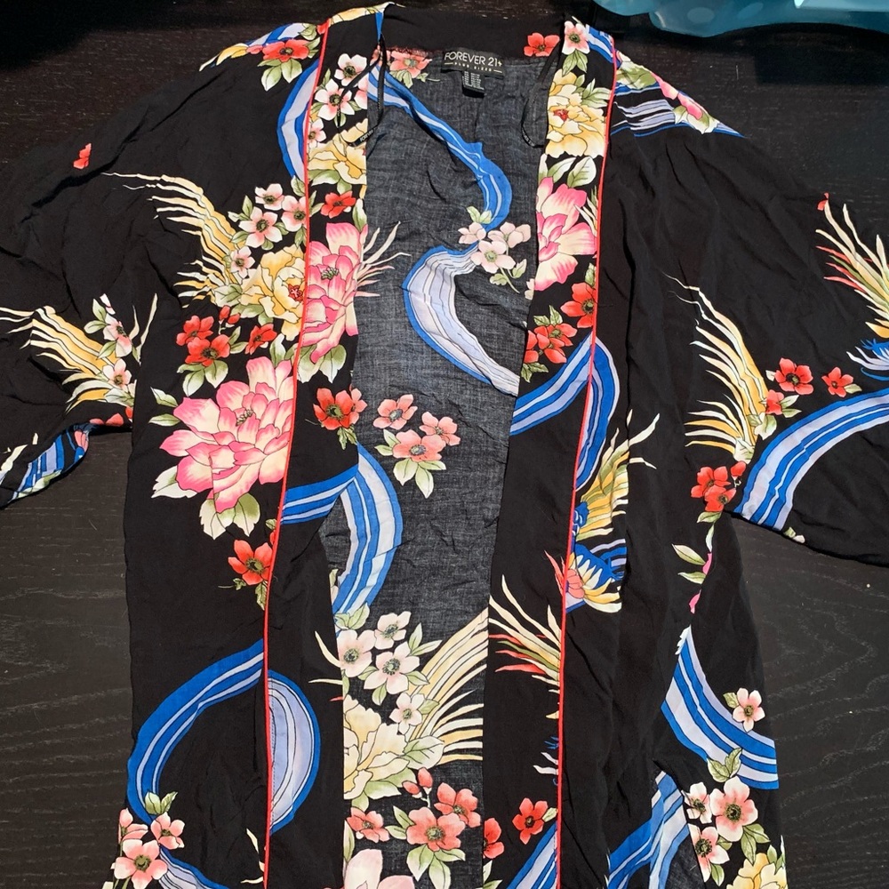 Forever 21 PLUS Womens Floral blouse/accent top